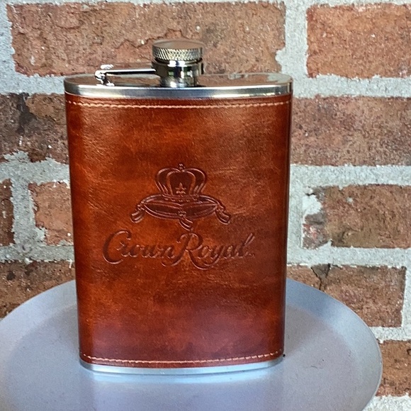 crown royal Other - Crown Royal Signature Flask ~ Limited Edition ~ 8oz Unused